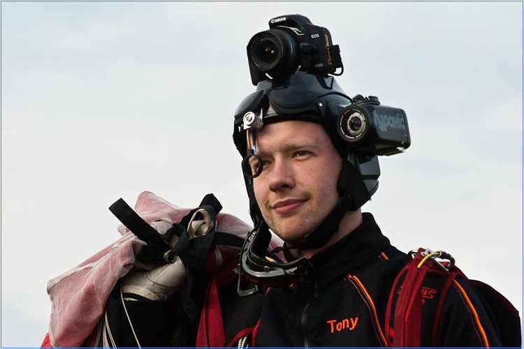 Антон Гилев. S&TA, AFF-инструктор, тандем-инструктор, инструктор (Wingsuit, FreeFly), воздушный оператор, риггер
